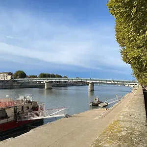 https://maison-des-quais.fr-provencehotel.com